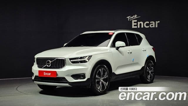 Volvo XC40 2021 — ფოტო 20/20
