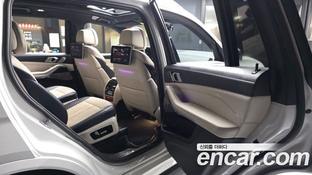 BMW X7 2021 — Şəkil 11/20