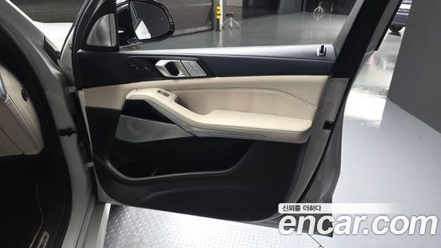 BMW X7 2021 — Photo 5/33