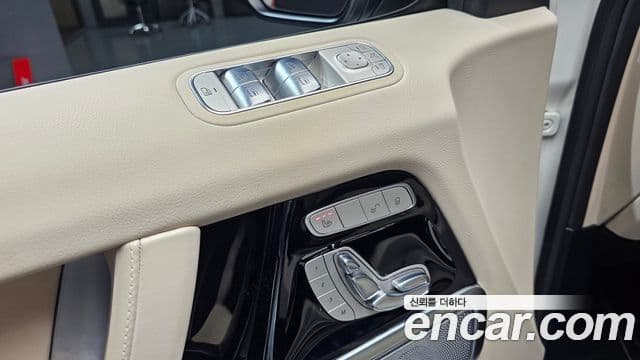 Mercedes-Benz G-Class 2021 — Photo 6/20