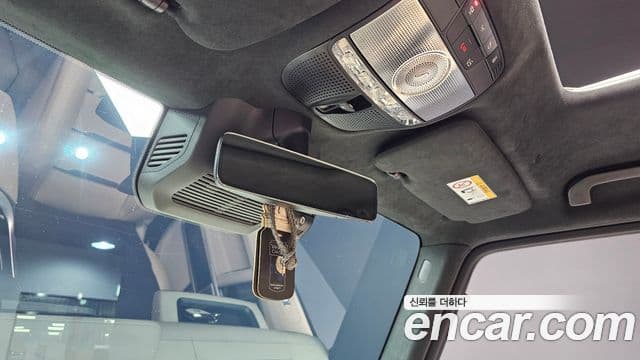 Mercedes-Benz G-Class 2021 — Photo 18/20