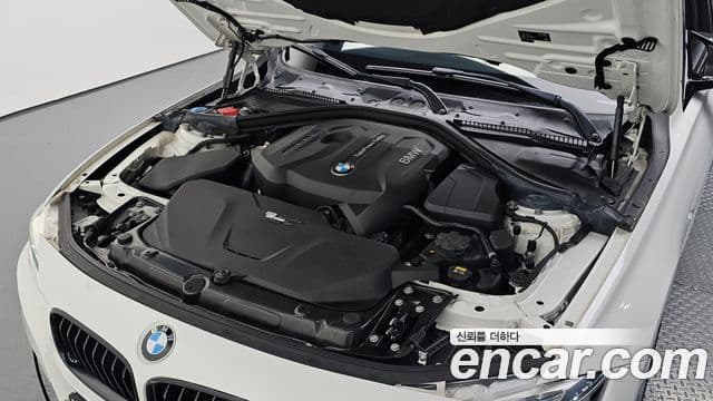 BMW 3 Series 2018 — Şəkil 6/20