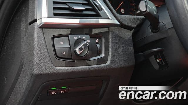 BMW 3 Series 2018 — Şəkil 14/20