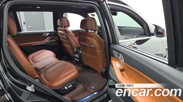 BMW X7 2025 — Şəkil 11/20
