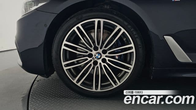 BMW 5 Series 2020 — ფოტო 5/20