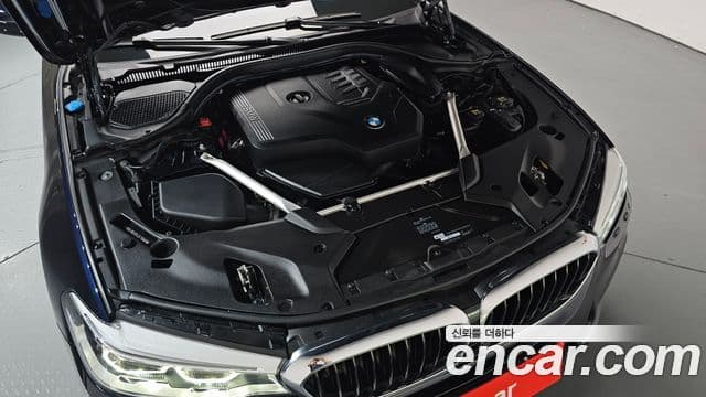 BMW 5 Series 2020 — ფოტო 6/20