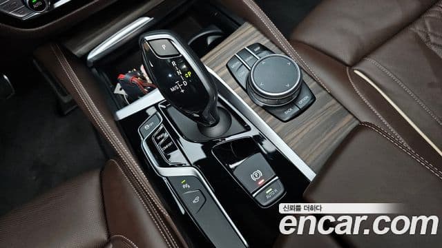 BMW 5 Series 2020 — ფოტო 9/20