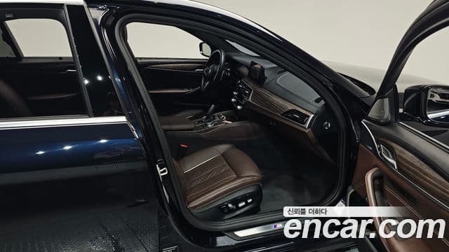 BMW 5 Series 2020 — ფოტო 11/20