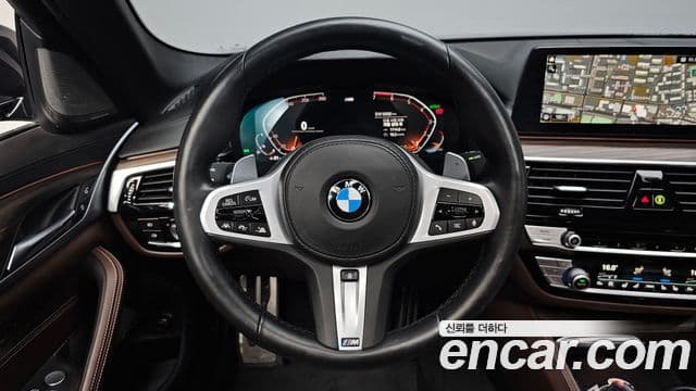 BMW 5 Series 2020 — ფოტო 13/20