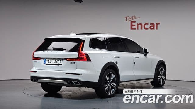 Volvo V60 Cross Country 2020 — Şəkil 2/20