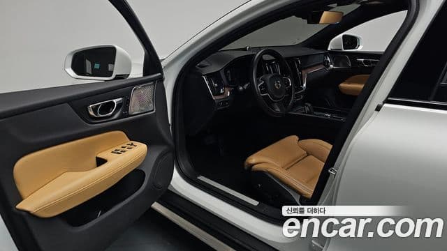 Volvo V60 Cross Country 2020 — Şəkil 10/20