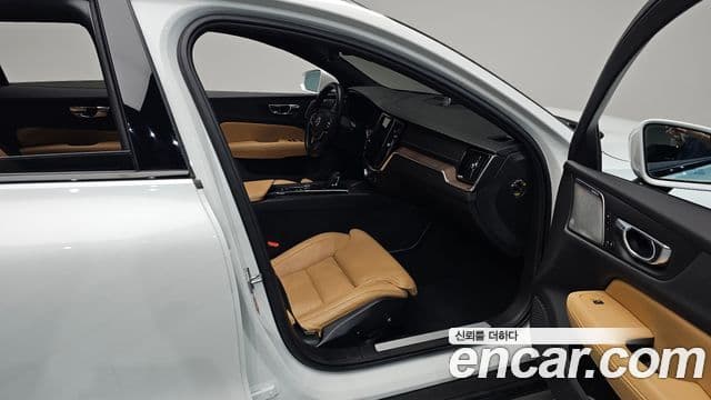 Volvo V60 Cross Country 2020 — Şəkil 11/20