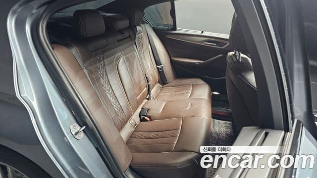 BMW 5 Series 2019 — Şəkil 11/20