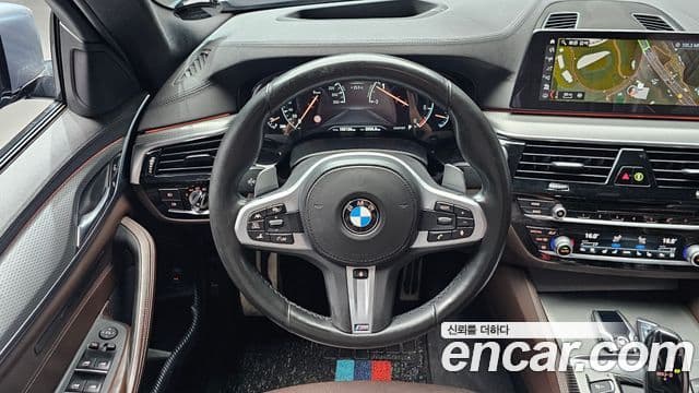 BMW 5 Series 2019 — Şəkil 13/20
