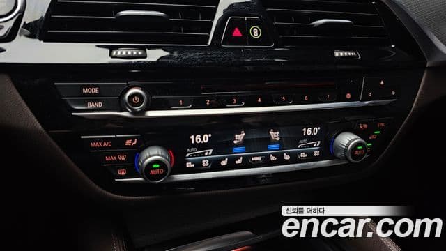 BMW 5 Series 2019 — Şəkil 19/20