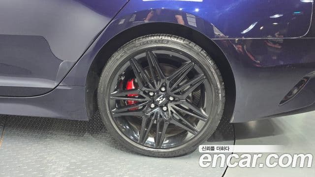 Kia Stinger 2020 — ფოტო 13/20