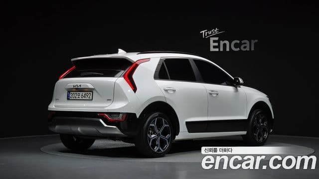 Kia Niro 2024 — ფოტო 2/20