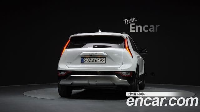 Kia Niro 2024 — ფოტო 4/20