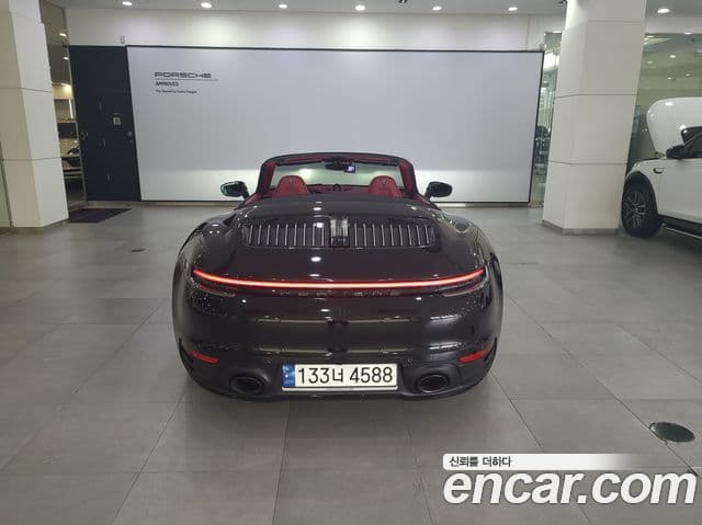 Porsche 911 2023 — Photo 8/20