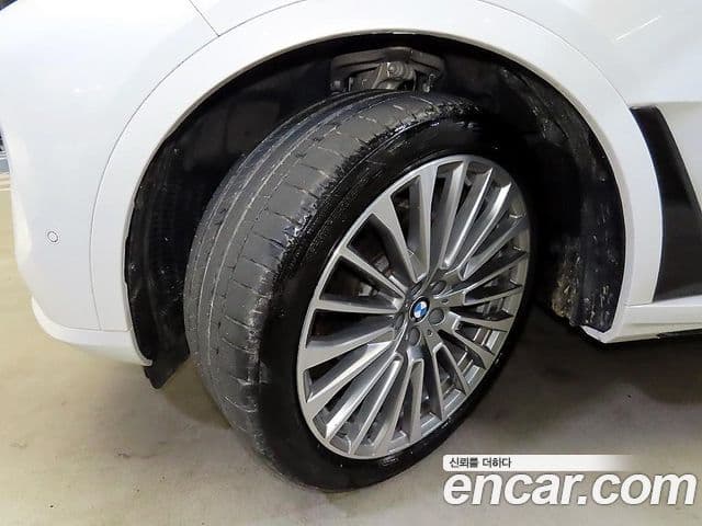 BMW X7 2023 — ფოტო 19/20