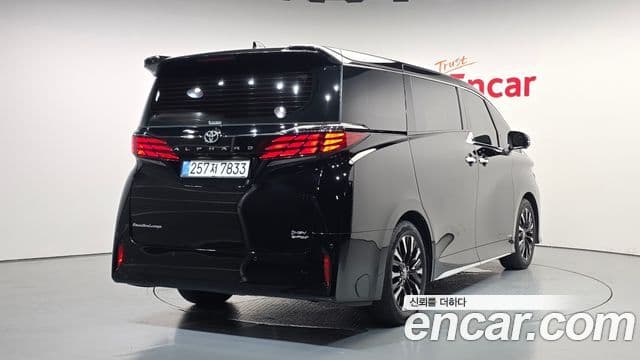 Toyota Alphard 2024 — ფოტო 2/20