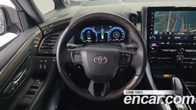 Toyota Alphard 2024 — ფოტო 13/20