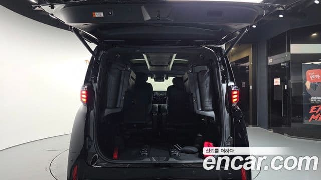 Toyota Alphard 2024 — ფოტო 20/20