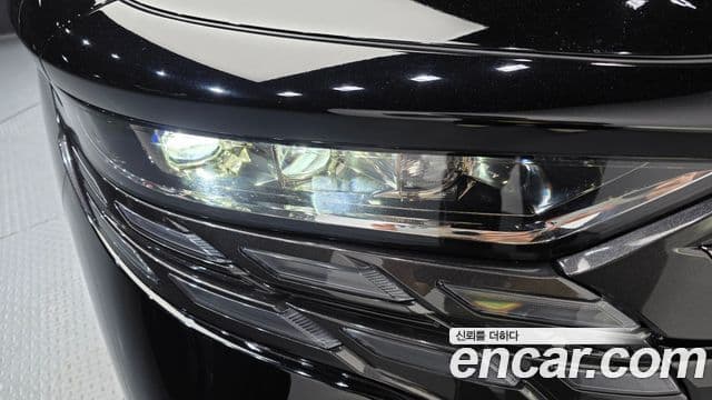 Toyota Alphard 2024 — Photo 20/31