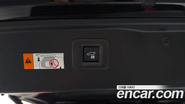 Toyota Alphard 2024 — Photo 24/31