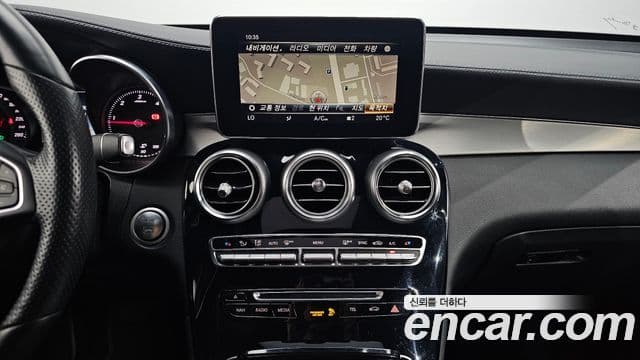 Mercedes-Benz GLC-Class 2018 — ფოტო 15/20