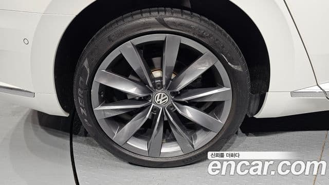 Volkswagen Arteon 2020 — ფოტო 5/20