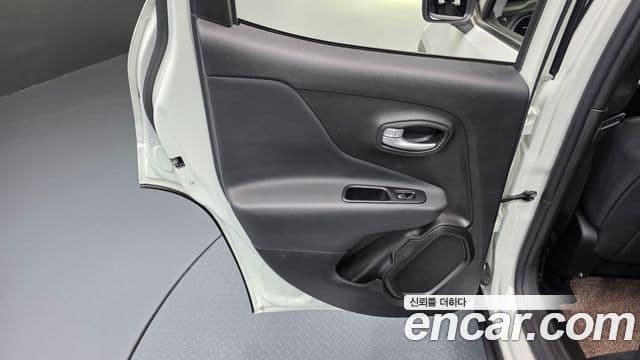 Jeep Renegade 2023 — Photo 5/33