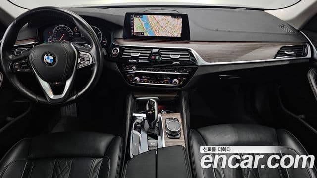 BMW 5 Series 2019 — ფოტო 7/20