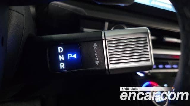Hyundai Santa Fe 2024 — Şəkil 28/33