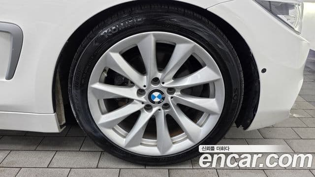 BMW 4 Series 2019 — ფოტო 17/32