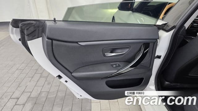 BMW 4 Series 2019 — ფოტო 6/32