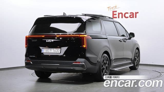 Kia Carnival 2024 — Şəkil 2/20