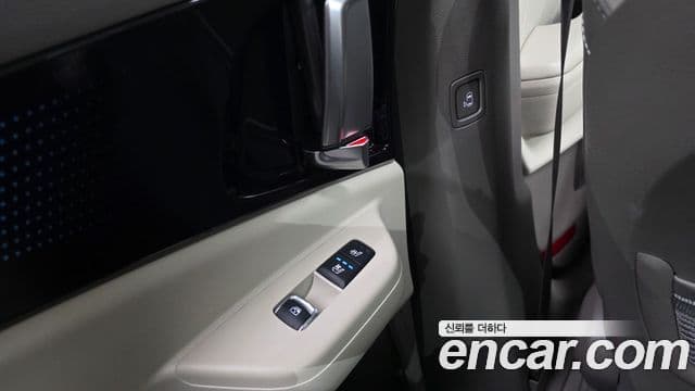 Kia Carnival 2024 — Şəkil 17/20