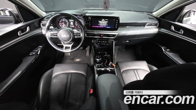 Kia K5 2023 — ფოტო 7/20