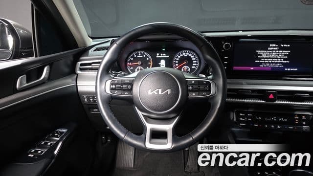 Kia K5 2023 — ფოტო 13/20
