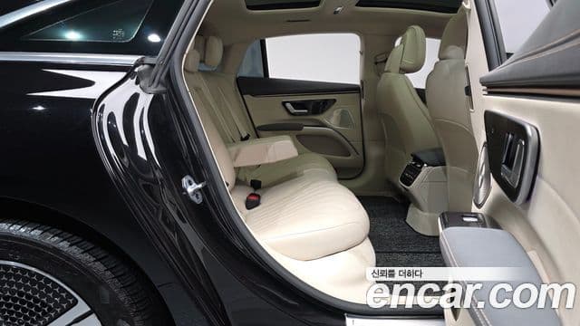 Mercedes-Benz EQS 2022 — ფოტო 31/37