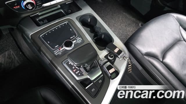 Audi Q7 2019 — Şəkil 9/20