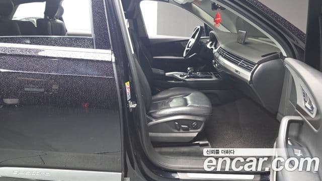 Audi Q7 2019 — Şəkil 10/20