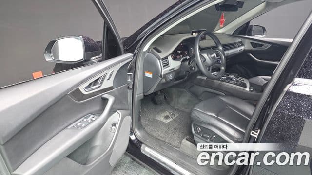 Audi Q7 2019 — Şəkil 11/20