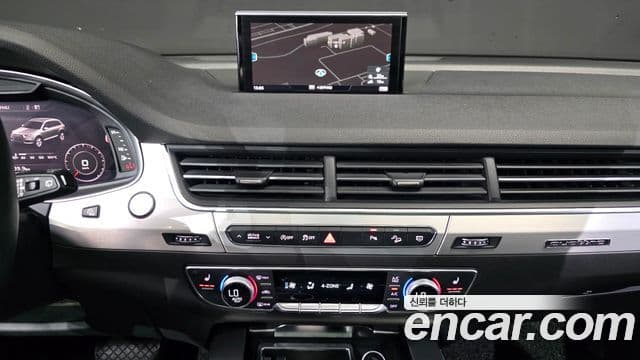 Audi Q7 2019 — Şəkil 14/20
