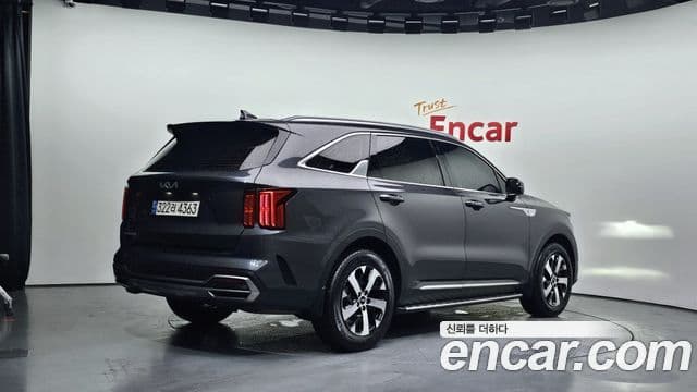 Kia Sorento 2023 — ფოტო 2/20