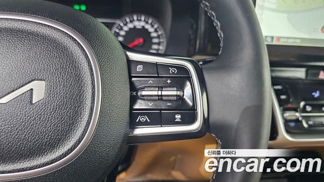 Kia Sorento 2023 — ფოტო 15/20