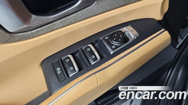 Kia Sorento 2023 — ფოტო 19/20