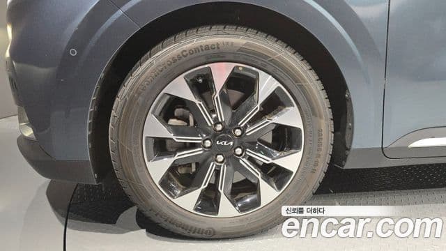 Kia Carnival 2023 — фото 5 из 20