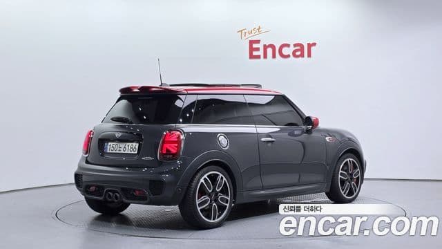 Mini Cooper S 2020 — Фото 2/20